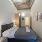 Pitti Family Apartment In Central Florence