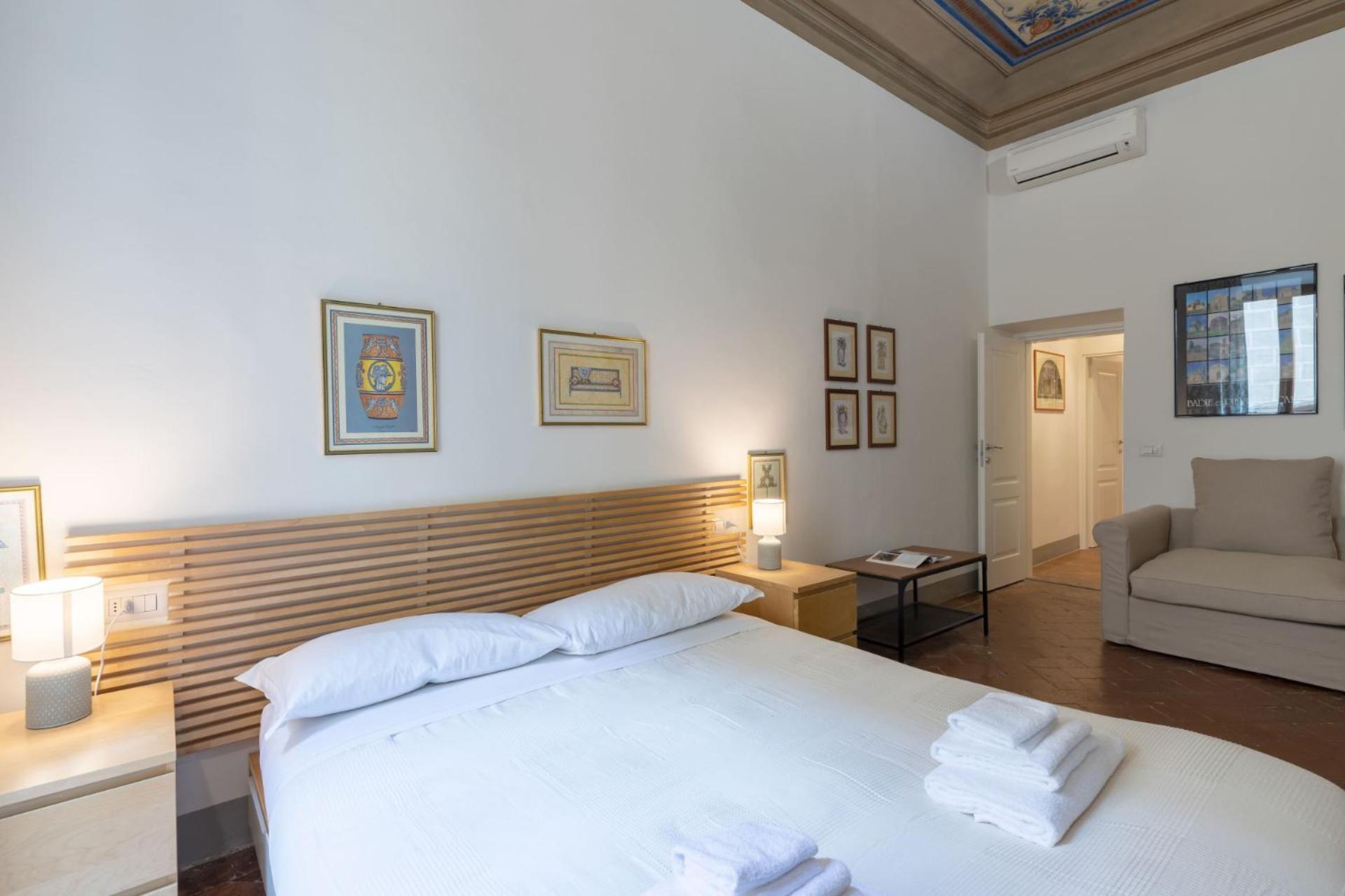 Pitti Family In Appartement Florence